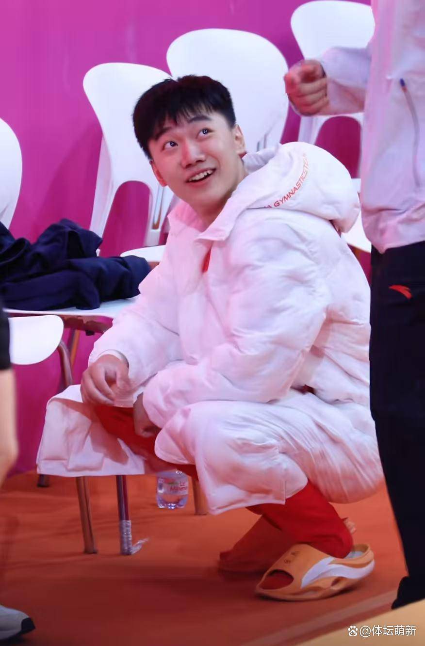 马赛场力压强敌以高难度高完成度摘得桂冠创造历史雅加达体操世锦赛中国首金诞生18岁小将洪延明鞍(图2)